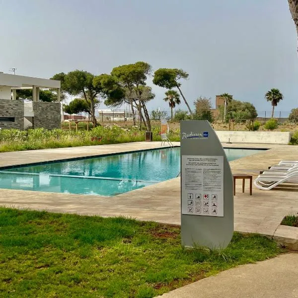 Appartement LUXUEUX 1 plage SFIHA AL HOCEIMA，位于Ajdir的酒店