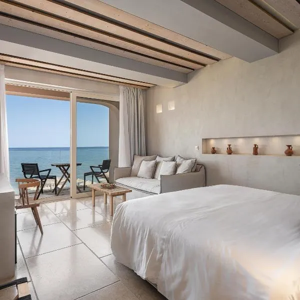 The Theodore Boutique Hotel- adults only 16 plus，位于埃亚玛琳娜奈奇多的酒店