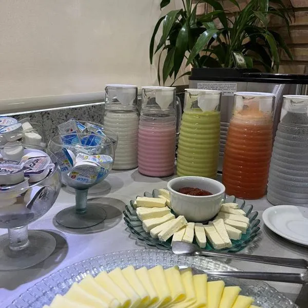 HOTEL ABAPORU，位于Adamantina的酒店