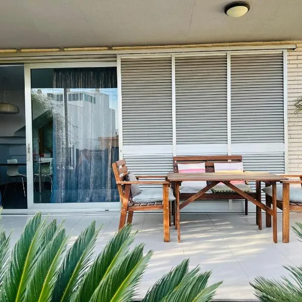 Adosado en la playa con piscina，位于阿尔马索拉的酒店