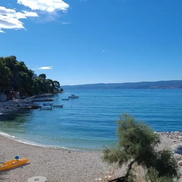 Seafront Studio-Apartment，位于克瑞罗的酒店