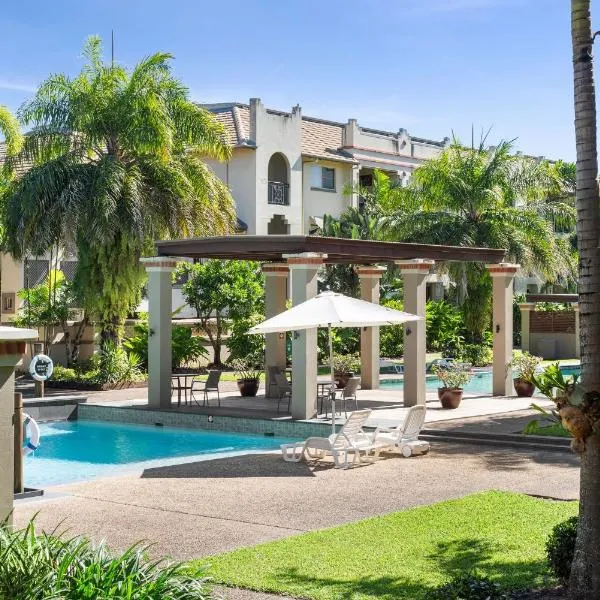 Tropical Gardens - Resort 9 Pools free parking，位于凯恩斯的酒店
