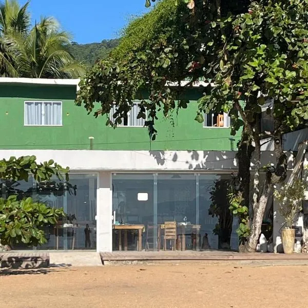 Abraão Beach Suites，位于Parnaioca的酒店