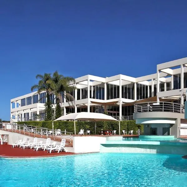 海滨奥珀尔卡芙度假酒店，位于Central Bucca的酒店