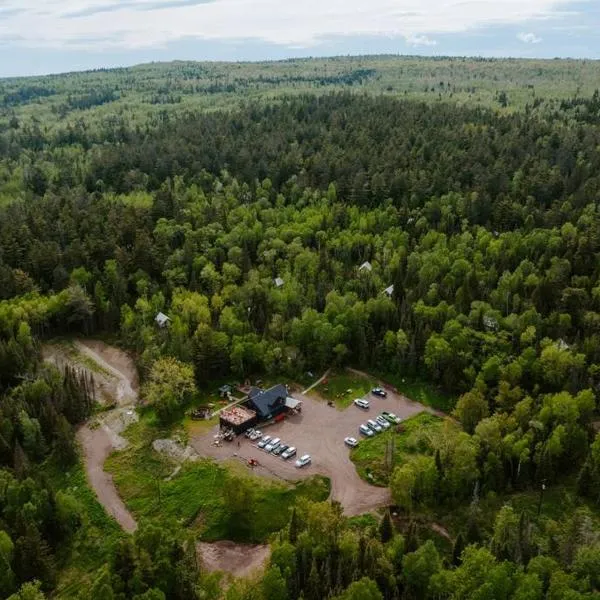 North Shore Camping Company，位于Beaver Bay的酒店