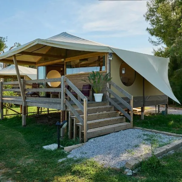 Suite Glamping vicino al mare，位于里奥托尔托的酒店