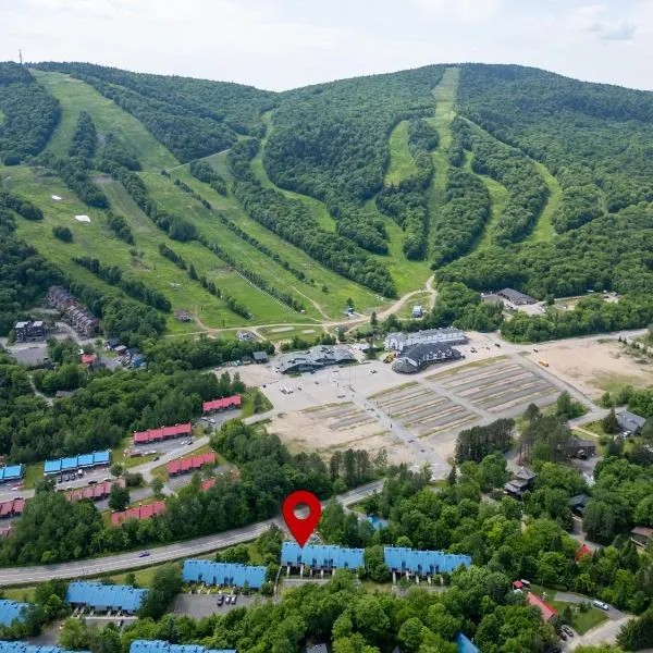 Superbe condo face aux pentes de ski Stoneham!!!，位于斯托纳姆的酒店