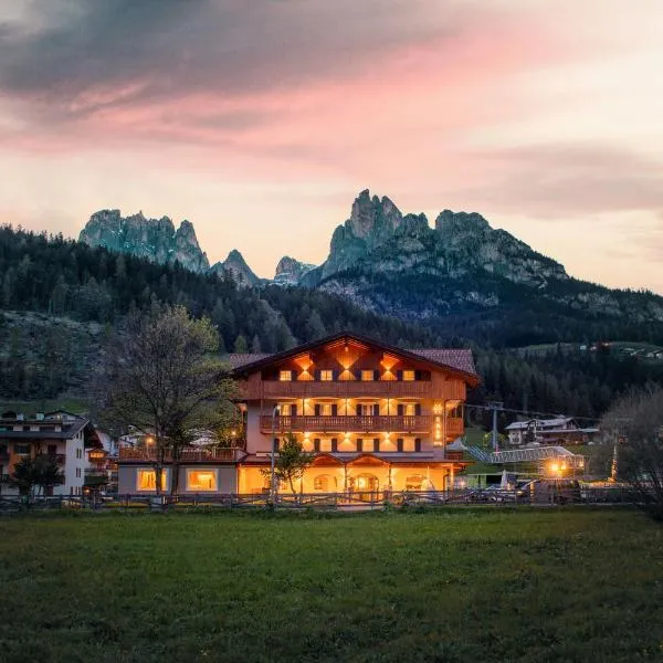 X Alp Hotel，位于莫埃纳的酒店