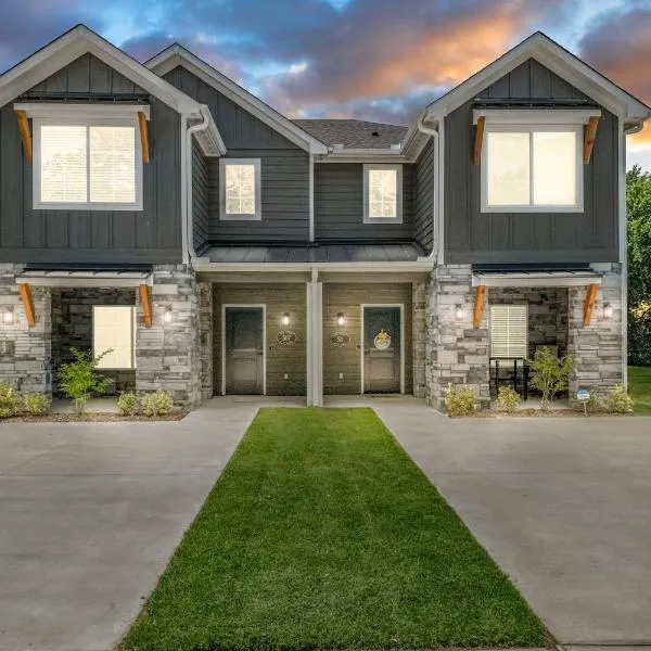 The Rose Retreat - Walk to the Broken Arrow Rose District，位于布罗肯阿罗的酒店