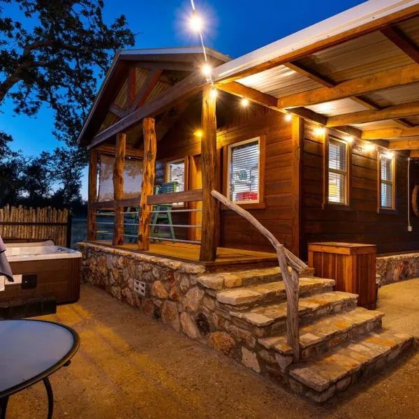 Rockin' R - Morning Star Cabin，位于弗雷德里克斯堡的酒店