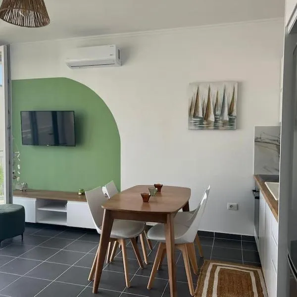 Andrra Apartment - Talea Coast，位于莱什的酒店