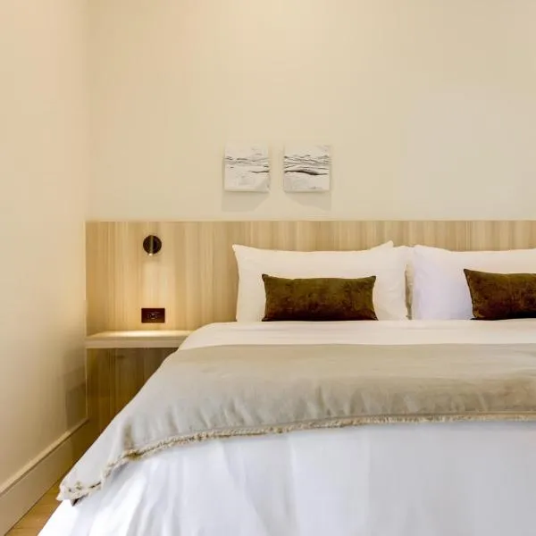 Casa De La Vina - Boutique Suites in Downtown Santa Barbara，位于圣巴巴拉的酒店