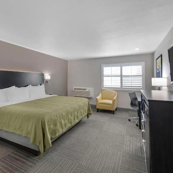 Quality Inn Kettleman City near Hwy 41，位于Kettleman City的酒店