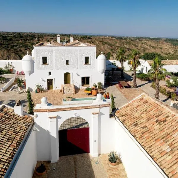 Torre Fiore Hotel Masseria，位于皮斯蒂奇的酒店