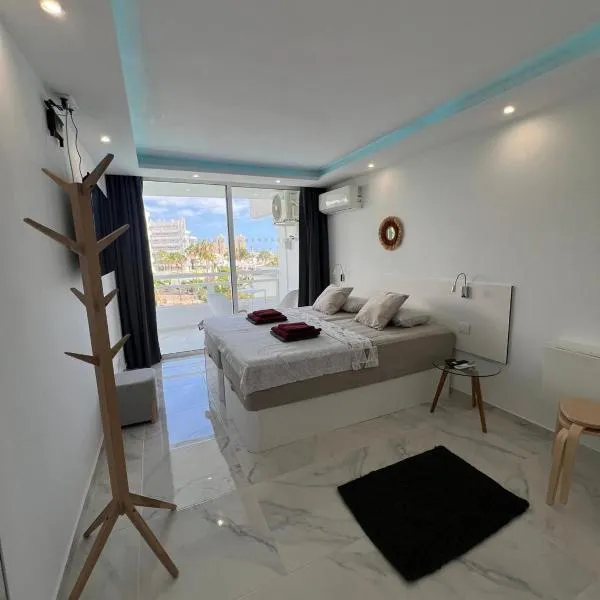 Tenerife Sea View Sun Beach Apartment 222，位于法纳贝海滩的酒店