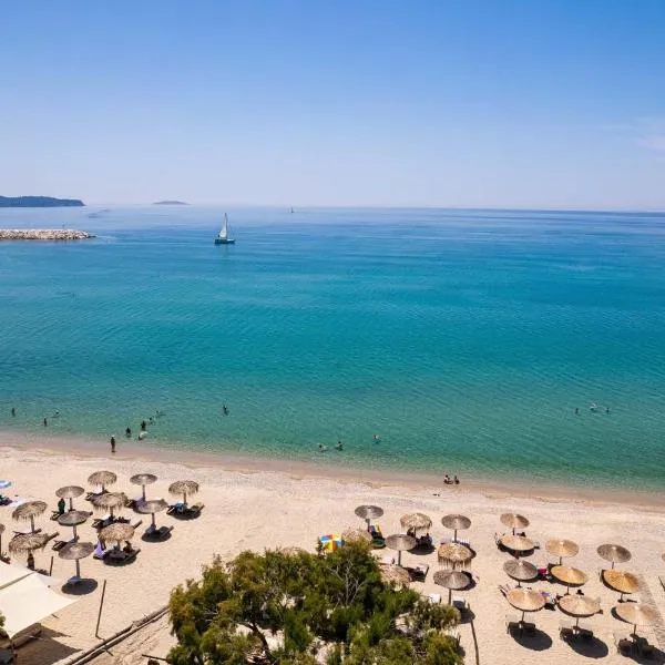 Castaway Suites - Studios Christos，位于利迈纳里亚的酒店