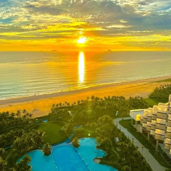 Beach Front & Ocean View Apartments Cam Ranh by Tuyen Hospitality，位于Xóm Mỹ Ca的酒店