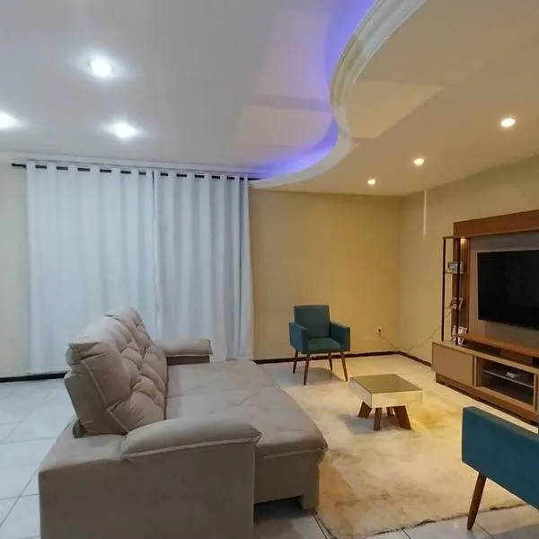 CASA com piscina 4 quartos 2km da praia do Aracagy 15 pessoas，位于圣路易斯的酒店