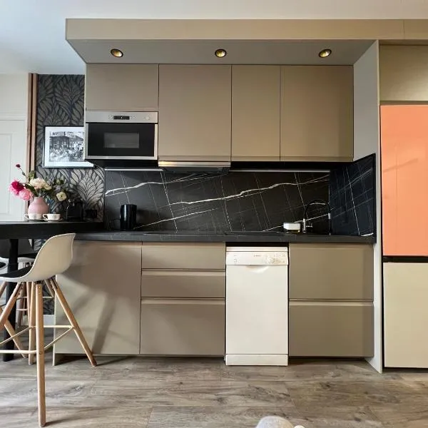 Bel appartement neuf, proche Paris et Orly，位于奥尔日河畔萨维尼的酒店