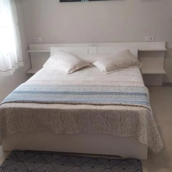 Apartamentos La Fuente Ribadeo，位于里瓦德奥的酒店