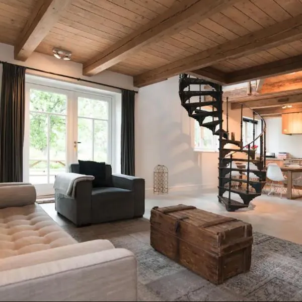 Beautiful House in The Middle of Nature，位于阿布考德的酒店