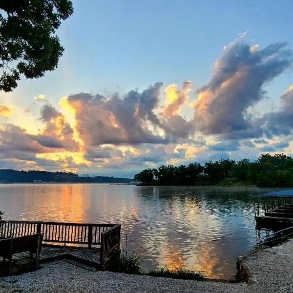 Lakeshore Fishing Cabin 6，位于奥沙克湖的酒店