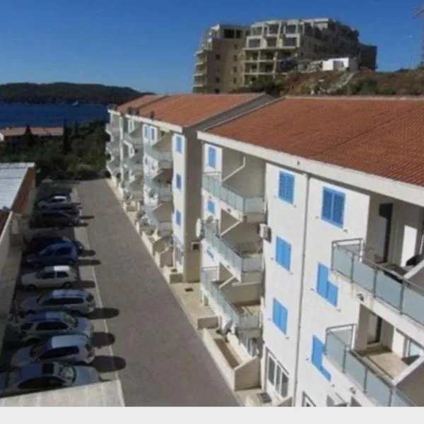 Apartman Cristo Becici，位于拉法洛维奇的酒店