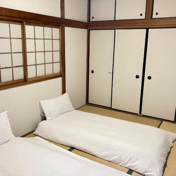 Waraku No2,Guesthouse near KIX，位于泉佐野的酒店