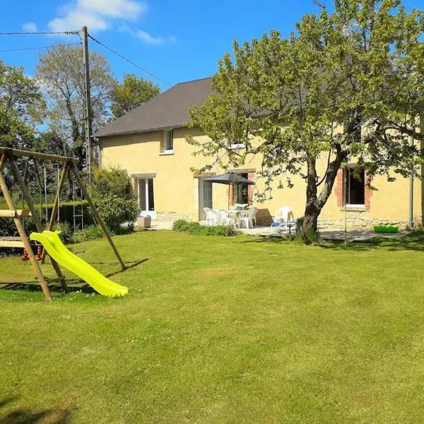 Holydays House, maison en Normandie, Manche,，位于Saint-Georges-de-Bohon的酒店