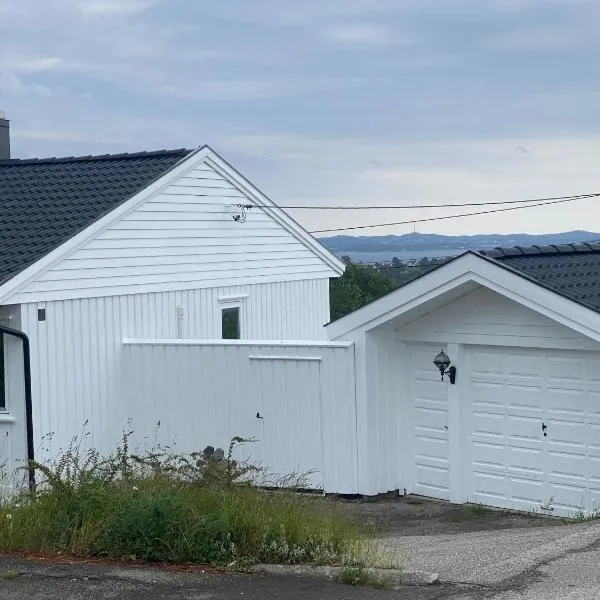 Ingvilds hybelleilighet，位于克里斯蒂安桑的酒店