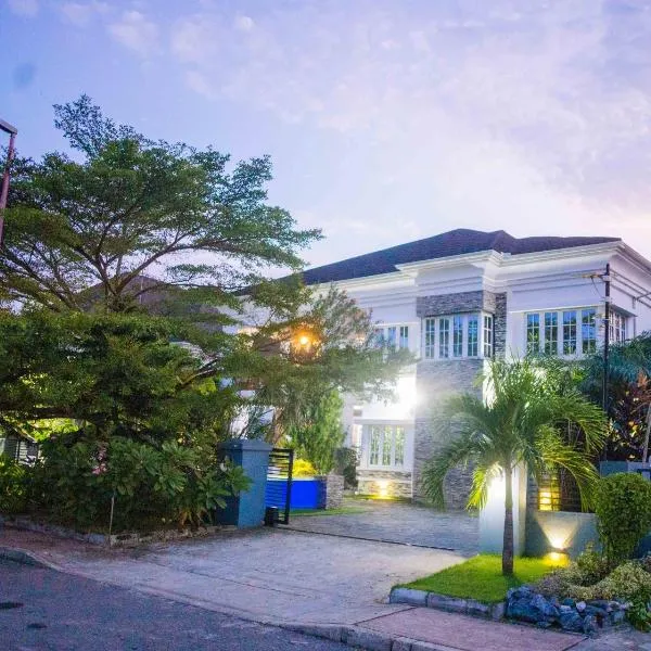 LEKKI SECRET MANSION 'n' SWIMMING POOl，位于Aja的酒店
