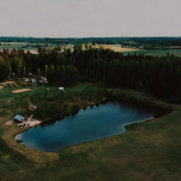 Glempings Dīķīši，位于Stākas的酒店