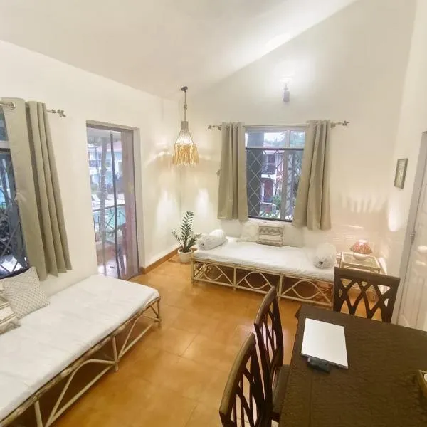 Beachside Apartment - Cozy By The Sea Candolim Goa，位于桑戈尔达的酒店