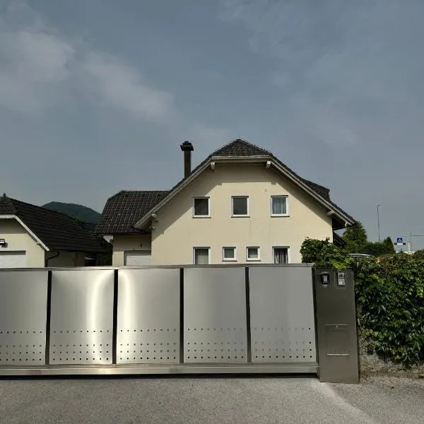 Apartment Šentjur center，位于森图尔的酒店
