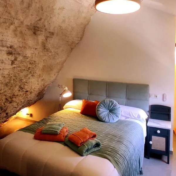 Casa Cueva Las Chicas del Puente，位于塞特尼尔的酒店