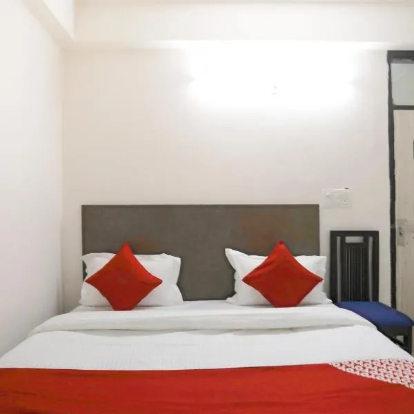 OYO Flagship 61722 Rajmahal Residency Hotel，位于Bhiwadi的酒店