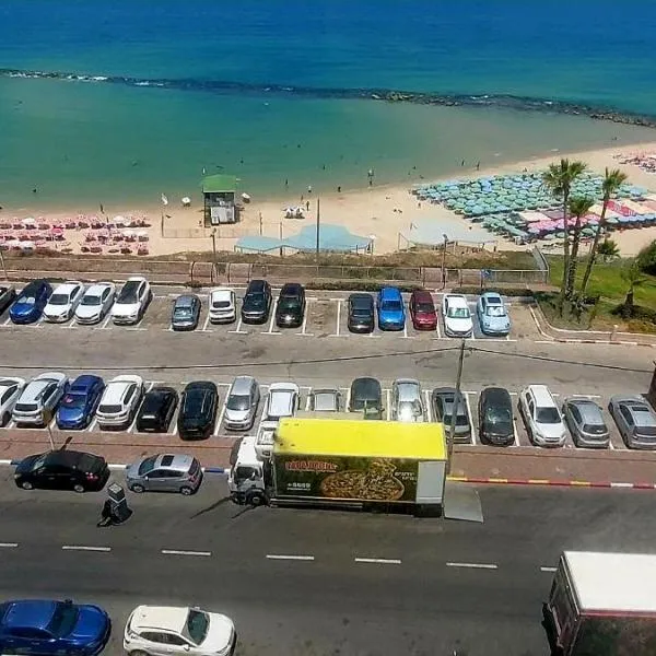 Beachfront Apartment Bat Yam 613，位于巴特亚姆的酒店