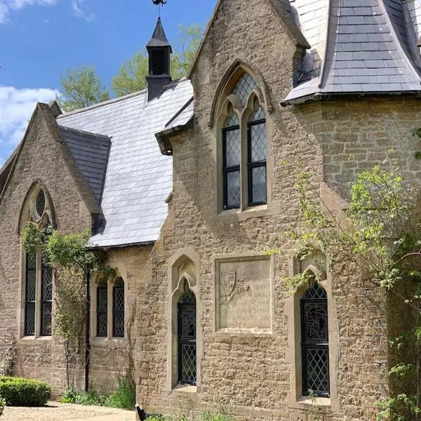 Spectacular School House & Hall，位于沃明斯特的酒店