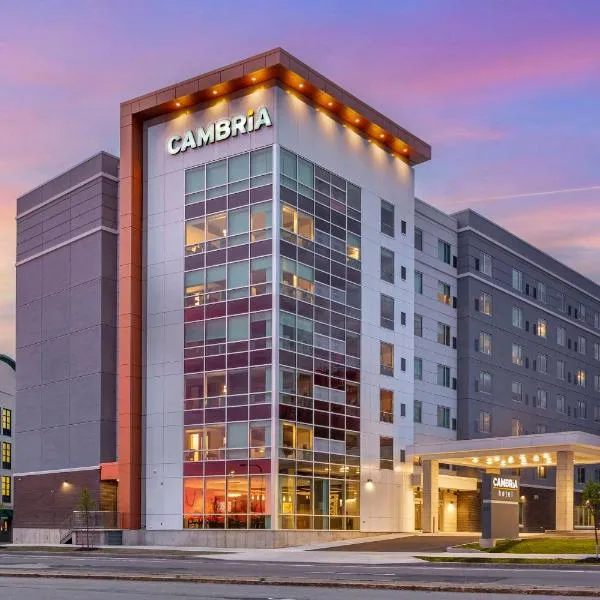 Cambria Hotel Niagara Falls，位于尼亚加拉瀑布的酒店