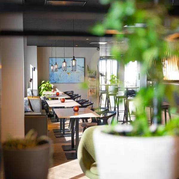 Comfort Hotel Victoria Florø，位于Domben的酒店