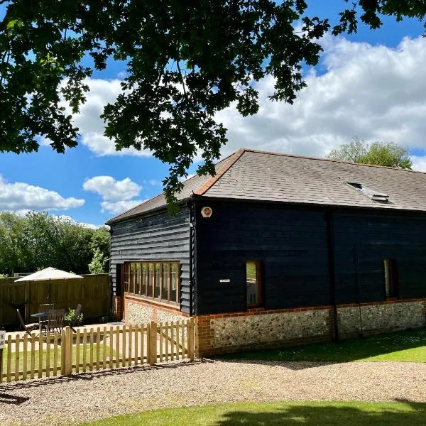 Mulberry Barn Annx - Self Contained Near Winchester，位于Dummer的酒店