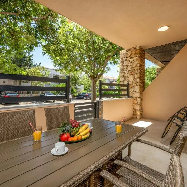 Apartman Sun Rays 2，位于Gajac的酒店