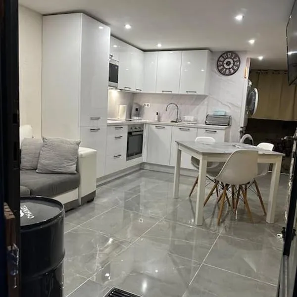 Appartement tout équipé au cœur du village，位于法扬斯的酒店