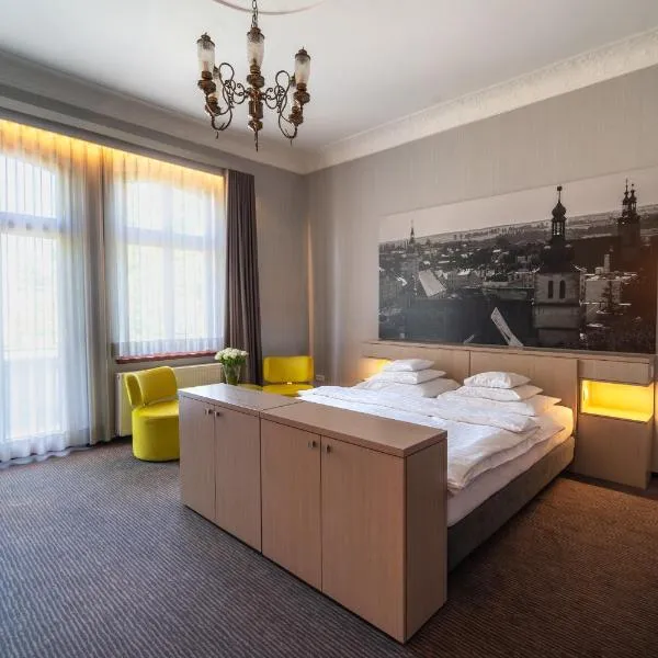 Hotel Salve，位于Głogówek的酒店