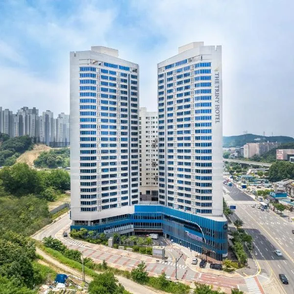 The Triny Urban Suites，位于龙仁市的酒店