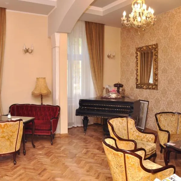 Guest House Anna Caffe，位于Zimovnik的酒店