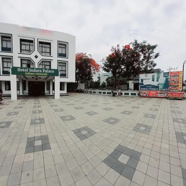 Hotel Indore Palace - KDM Hotels Shirdi- a walk away from Saibaba Temple，位于舍地的酒店