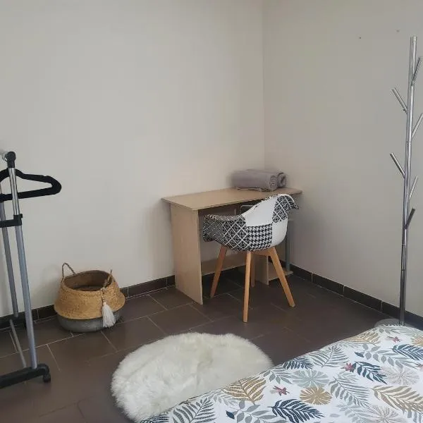 Charmant appartement，位于圣弗洛朗的酒店