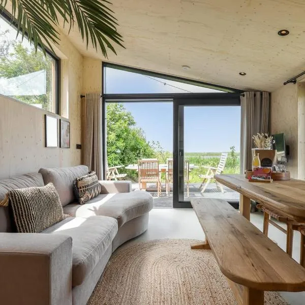 Hello Zeeland - Tiny House Zeeuwse Liefde 12，位于韦斯特卡佩勒的酒店