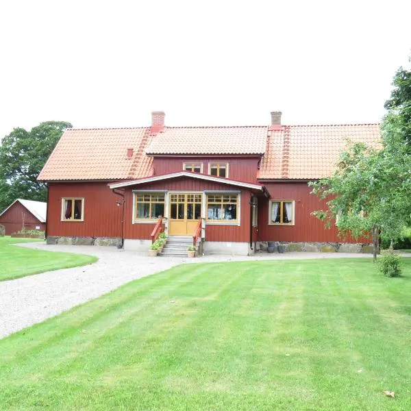 Karlsberg Gård B&B，位于Tvååker的酒店